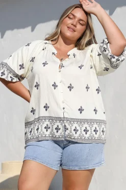Alicia Top - Mandarin Collar Buttoned-Down Top in Sahara Print Navy><noscript><img width=