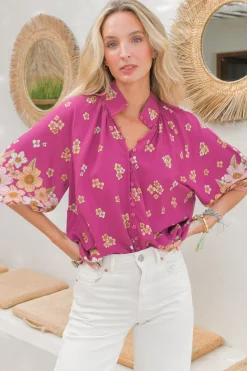 Arden Blouse: V-Neck Buttoned Through Scoop Hem Top in Bee Orchid Print>Jaase Clearance