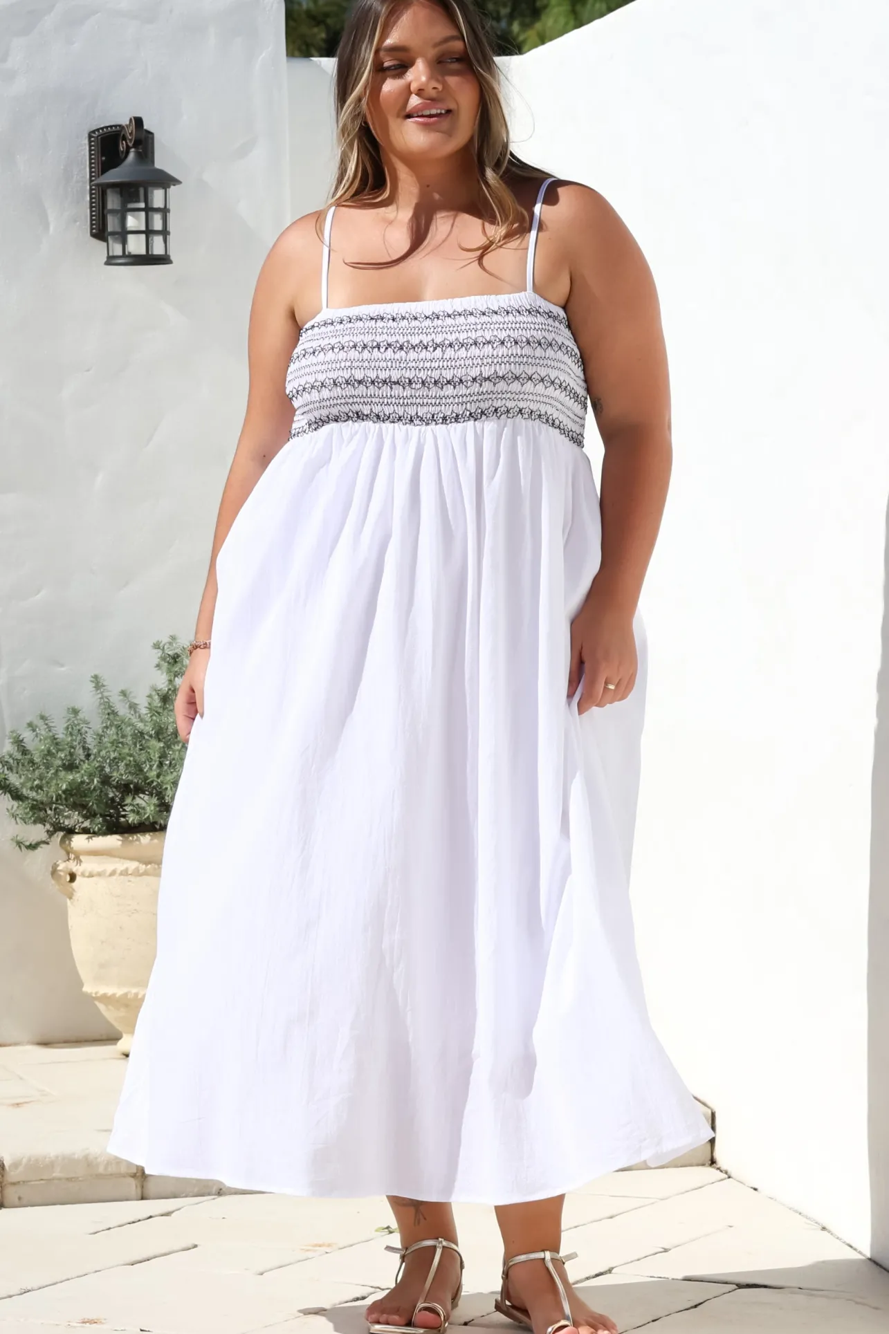 Asha Midi Dress - Constrast Stitch Shirred Elasticated Bodice Sun Dress in White>Salty Crush New