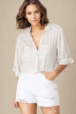 Beachly Shirt - Folded Collar Button Down Relaxed Shirt in Hansel Print><noscript><img width=