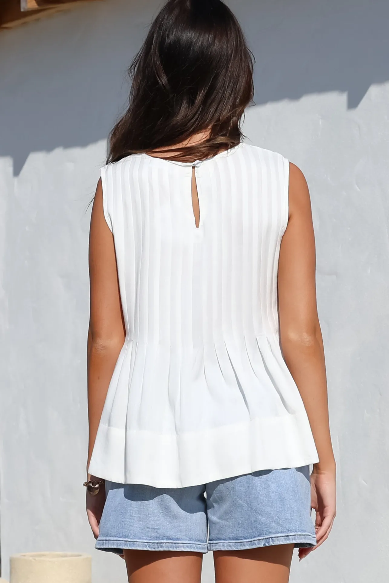 Cassidy Top - Crew Neck Sleeveless Swing Top with Pleats in White>Salty Crush