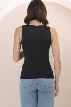 Dori Top - Scoop Neckline Thick Strap Longline Singlet in Black><noscript><img width=