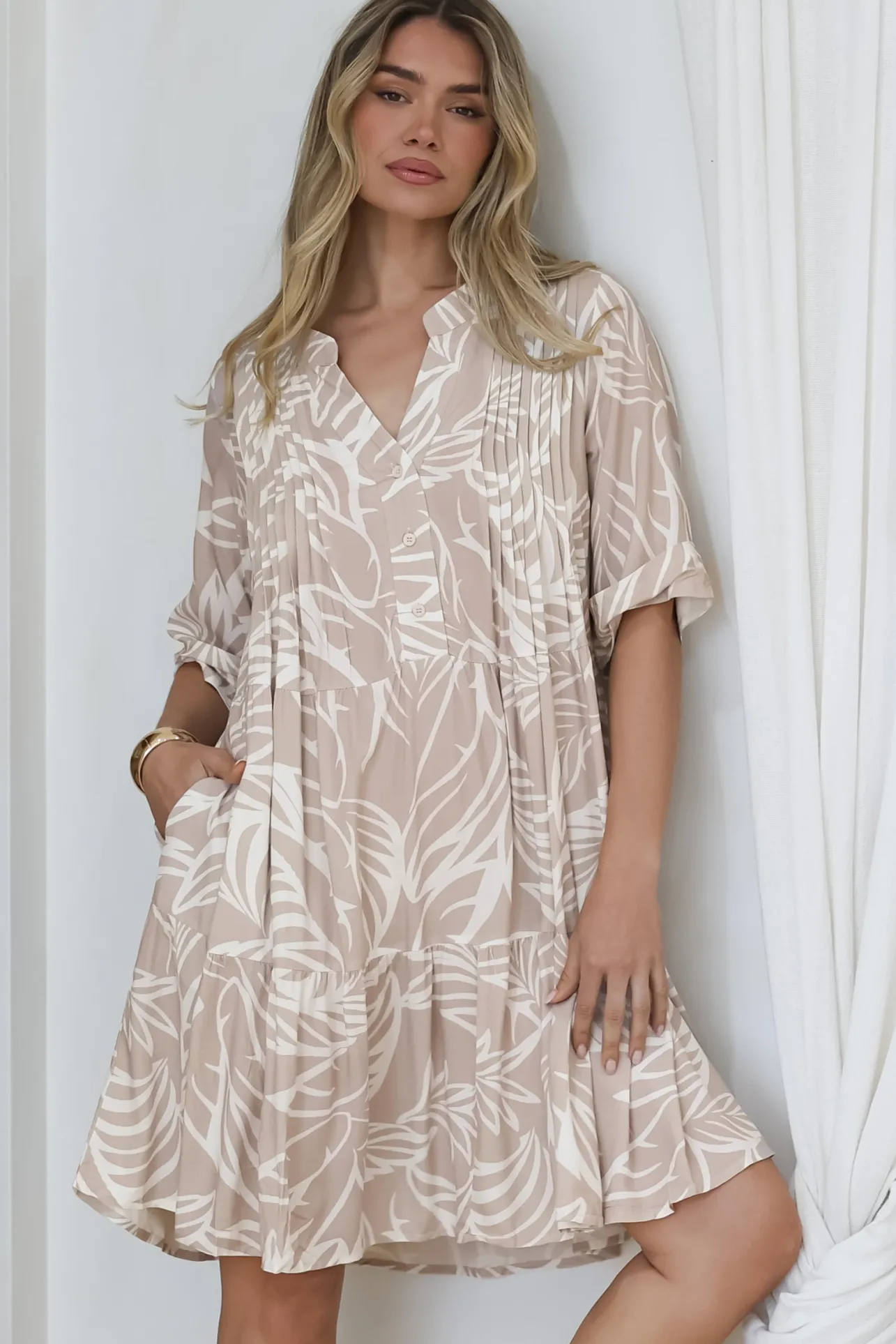 Evie Mini Dress - 3/4 Sleeve Tiered Smock Dress in Jeani Print Beige>Salty Crush Discount