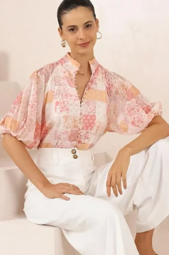 Frankie Blouse - High Mandarin Collar Buttoned Down Top in Hannah Print><noscript><img width=