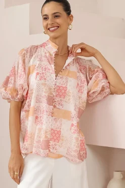 Frankie Blouse - High Mandarin Collar Buttoned Down Top in Hannah Print><noscript><img width=