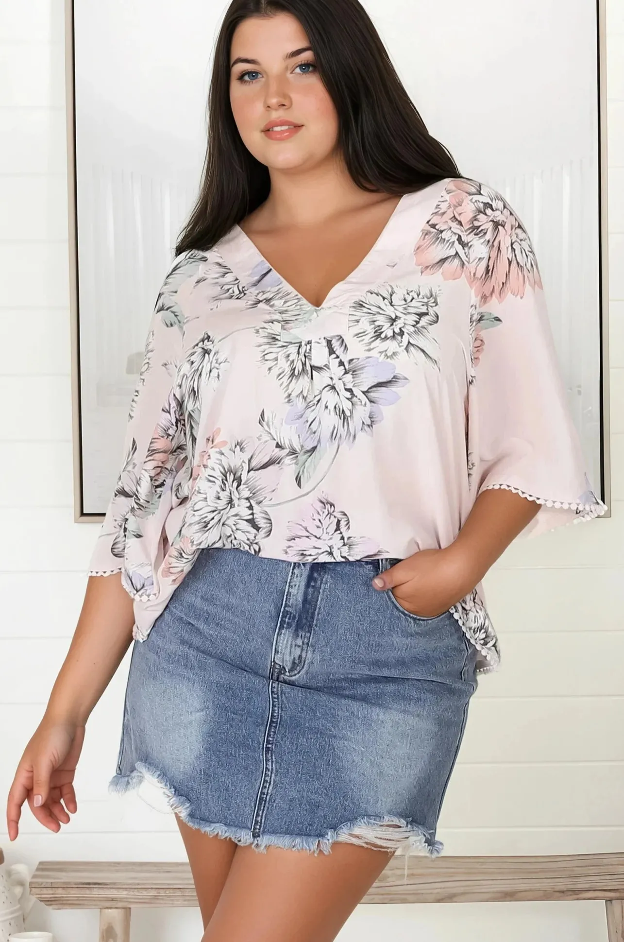 Gabriella Top - Mandarin Collar Deep V Neck Crochet Trim Top in Blooming Bouquet Print>Jaase Outlet
