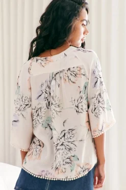 Gabriella Top - Mandarin Collar Deep V Neck Crochet Trim Top in Blooming Bouquet Print><noscript><img width=