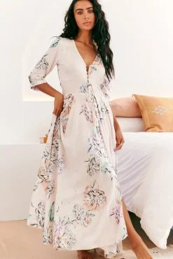 Indiana Maxi Dress - Lace Back Shirred Waist A Line Dress with Handkerchief Hemline in Blooming Bouquet Print><noscript><img width=
