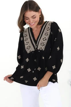 Joelle Top - V Neck High-Low Top in Yara Print Black><noscript><img width=