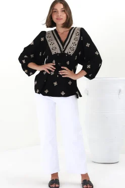 Joelle Top - V Neck High-Low Top in Yara Print Black><noscript><img width=
