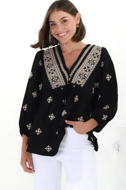 Joelle Top - V Neck High-Low Top in Yara Print Black><noscript><img width=
