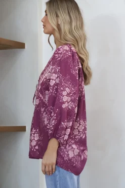 Joelle Top - V Neck High-Low Top in Briella Print in Berry><noscript><img width=