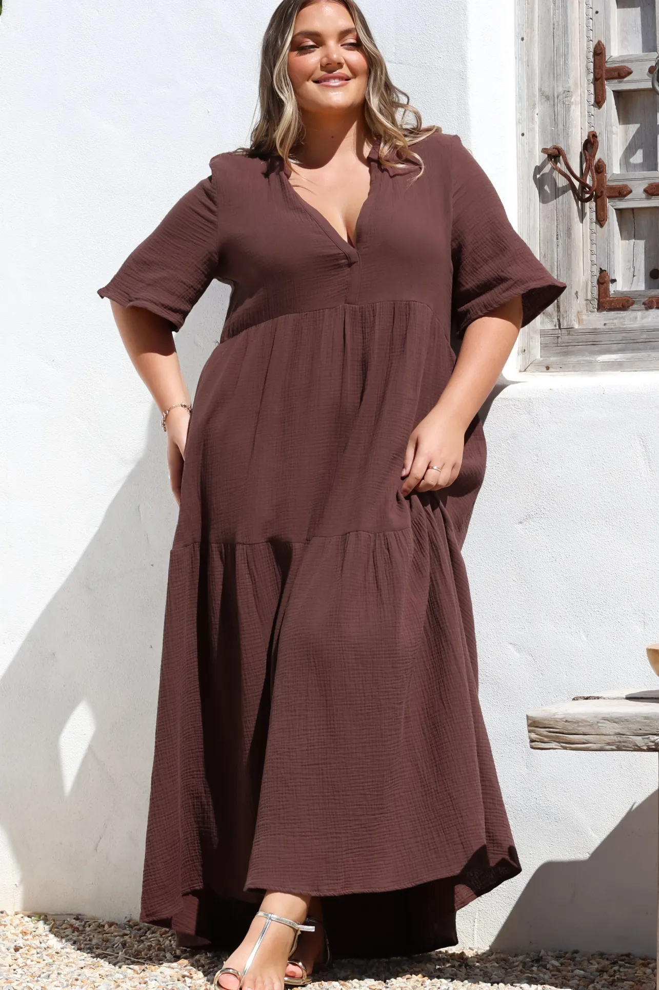 Laysa Maxi Dress - Mandarin Collar Buttoned Bodice Short Sleeve Dress in Chocolate>Salty Crush Hot
