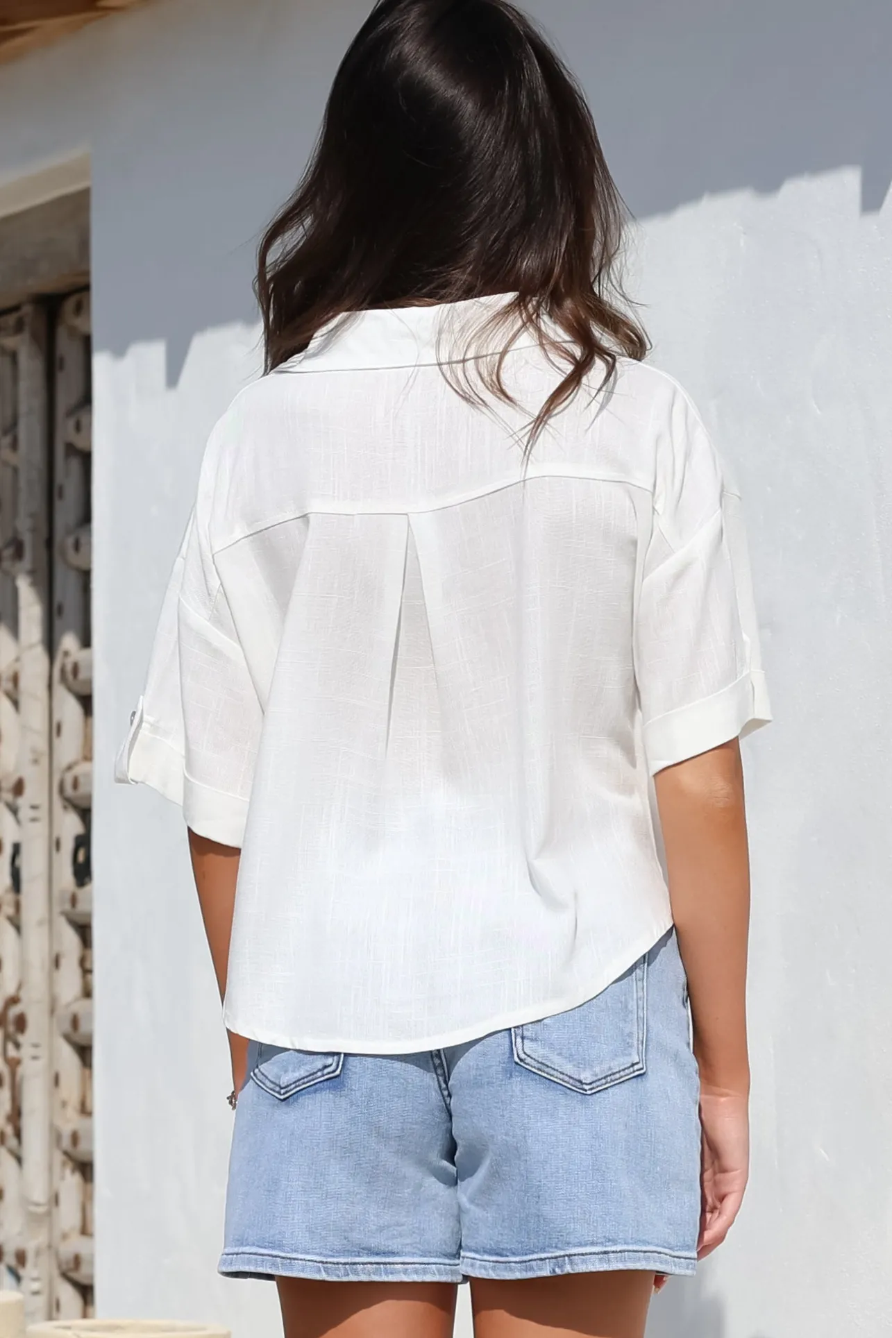 Marion Shirt - Collared Buttoned Down Shirt with Pockets in White>Salty Crush Hot