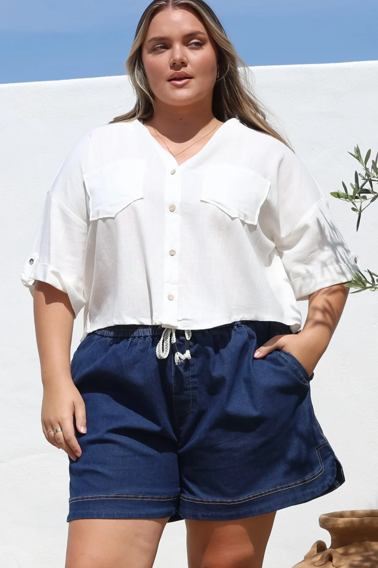 Marion Shirt - Collared Buttoned Down Shirt with Pockets in White>Salty Crush Hot