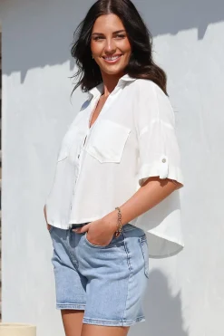 Marion Shirt - Collared Buttoned Down Shirt with Pockets in White><noscript><img width=