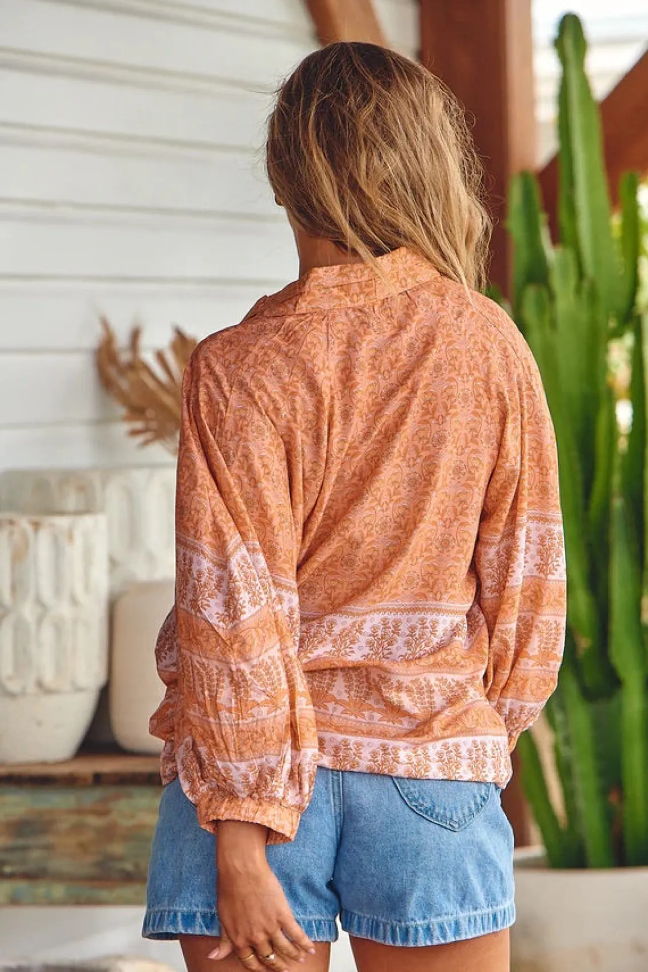 Moni Blouse - Collared Button Down Shirt with Balloon Sleeves in Peachy Print>Jaase Clearance