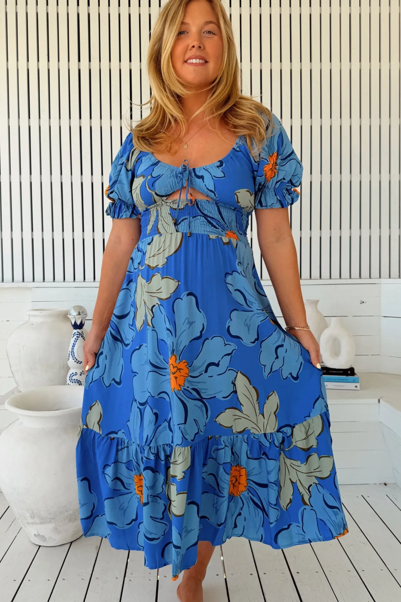 Rini Midi Dress - Sweetheart Neckline Cut Out Detail Dress in Blue Bell Print>Jaase Hot