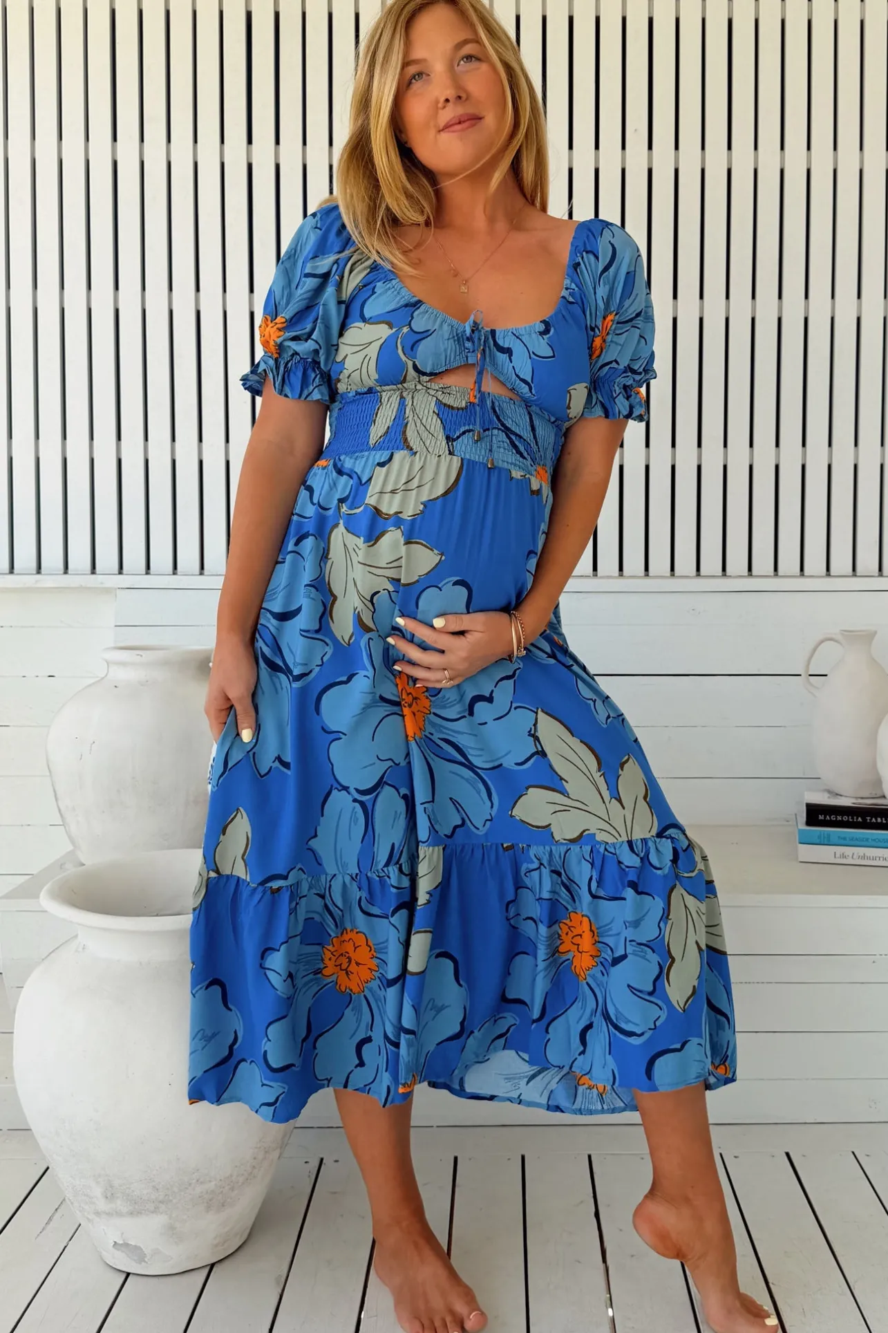 Rini Midi Dress - Sweetheart Neckline Cut Out Detail Dress in Blue Bell Print>Jaase Hot