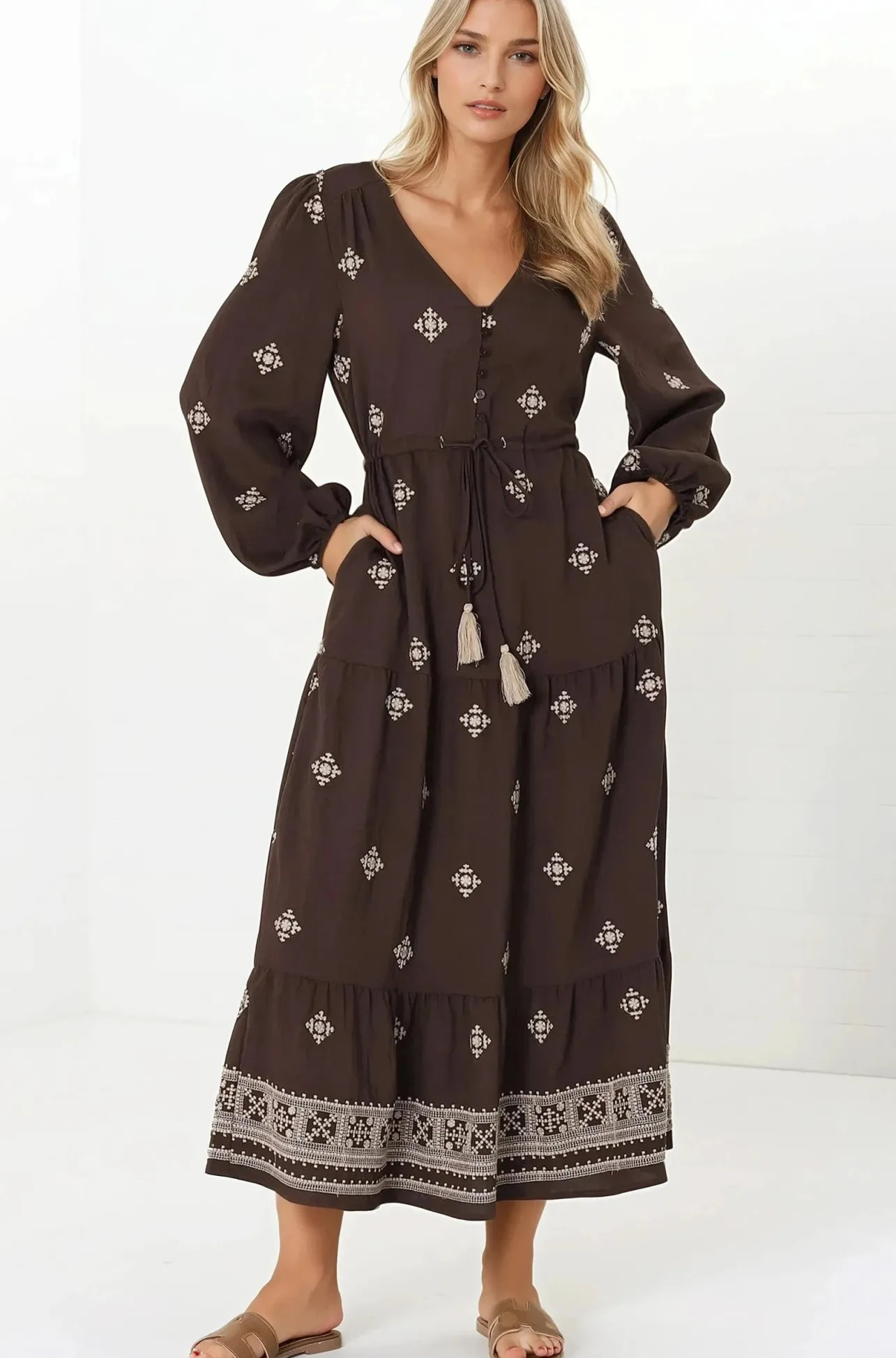 Rylie Maxi Dress - Embroidered Long Sleeve Dress with Pull Tie Waist in Vesper Print Brown>Salty Crush Best