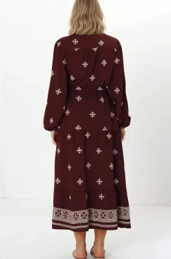 Rylie Maxi Dress - Embroidered Long Sleeve Dress with Pull Tie Waist in Vesper Print Wine><noscript><img width=