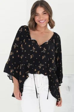 Shilo Top - V-Neck Smock Top with 3/4 Flute Sleeves in Melany Print Black><noscript><img width=