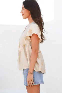 Siempre Top - Mandarin Collar Peplum Hem Top in Gigi Print Beige><noscript><img width=