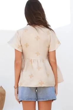 Siempre Top - Mandarin Collar Peplum Hem Top in Gigi Print Beige><noscript><img width=