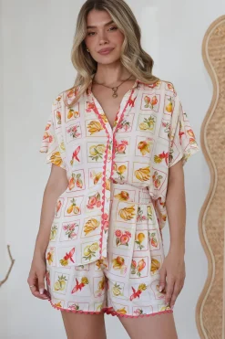 Stacy Shirt - Collared Button Down High-Low Shirt in Dahlar Print><noscript><img width=