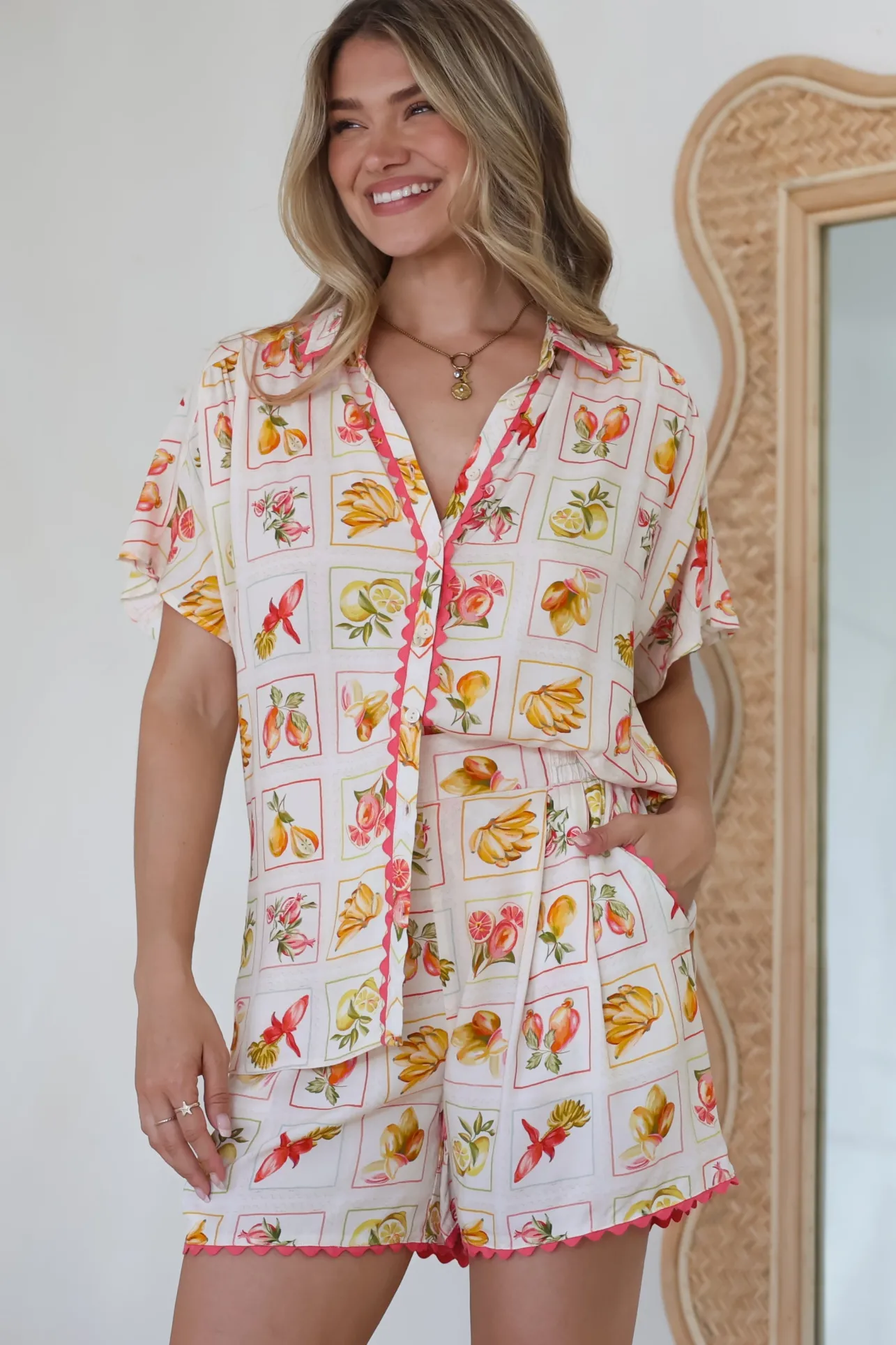 Stacy Shirt - Collared Button Down High-Low Shirt in Dahlar Print>Salty Crush Sale