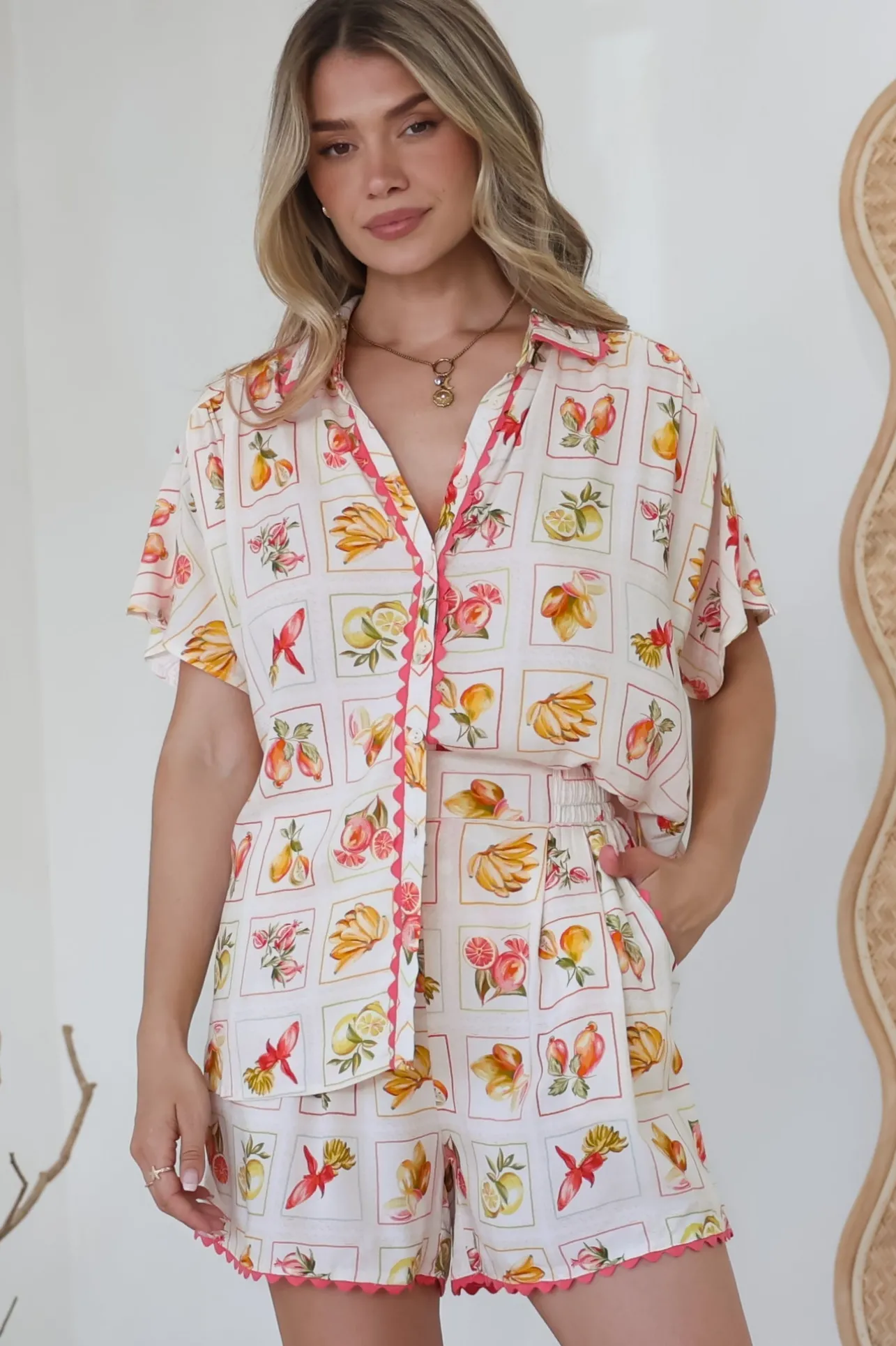 Stacy Shirt - Collared Button Down High-Low Shirt in Dahlar Print>Salty Crush Sale