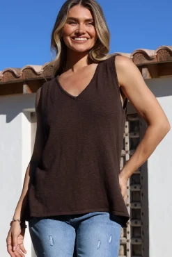 Valeria Top - Textured V-Neck Tank Top in Chocolate><noscript><img width=