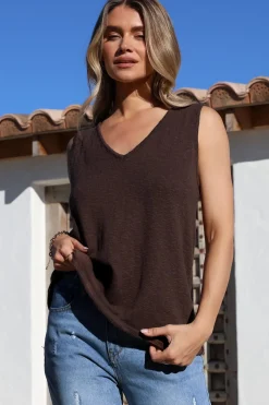 Valeria Top - Textured V-Neck Tank Top in Chocolate><noscript><img width=