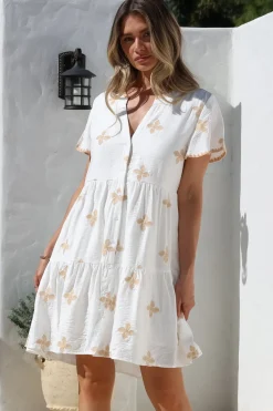 Wilma Mini Dress - Bermuda Collar Button Down Dress with Cap Sleeves in Gigi Print White><noscript><img width=