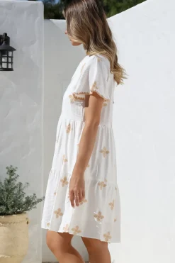Wilma Mini Dress - Bermuda Collar Button Down Dress with Cap Sleeves in Gigi Print White><noscript><img width=