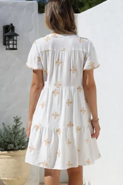 Wilma Mini Dress - Bermuda Collar Button Down Dress with Cap Sleeves in Gigi Print White><noscript><img width=