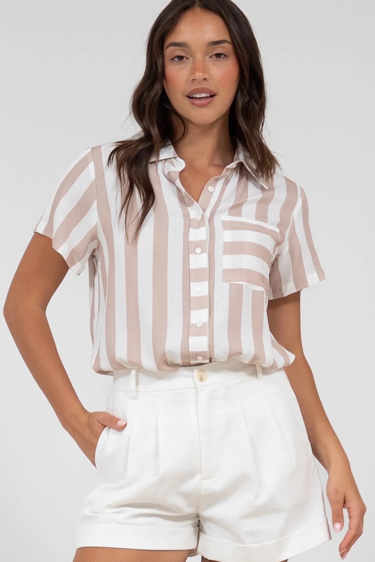 Wynn Shirt - Collared Button Down with Pocket in Gaubi Print Beige>Salty Crush Best