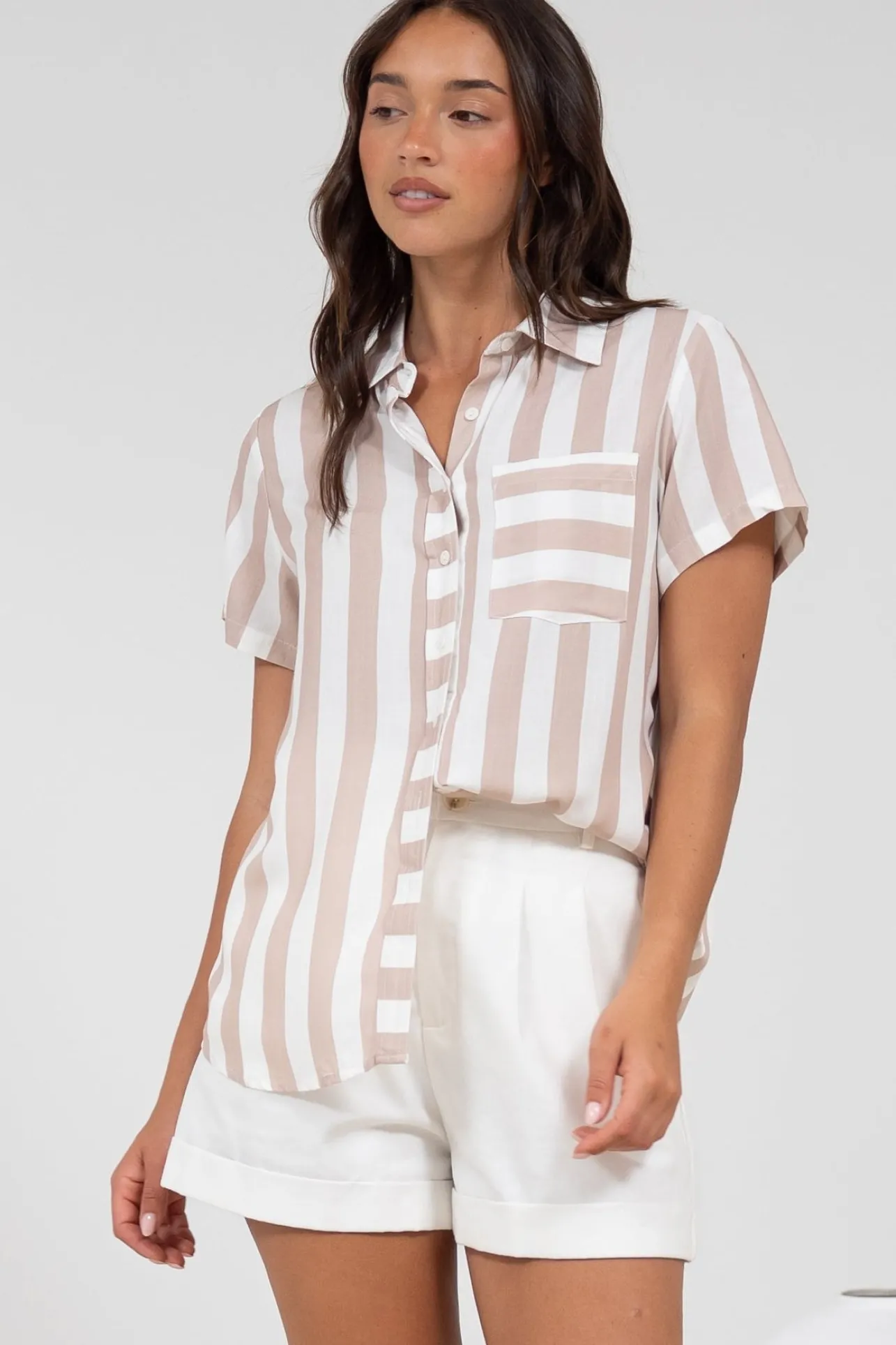 Wynn Shirt - Collared Button Down with Pocket in Gaubi Print Beige>Salty Crush Best