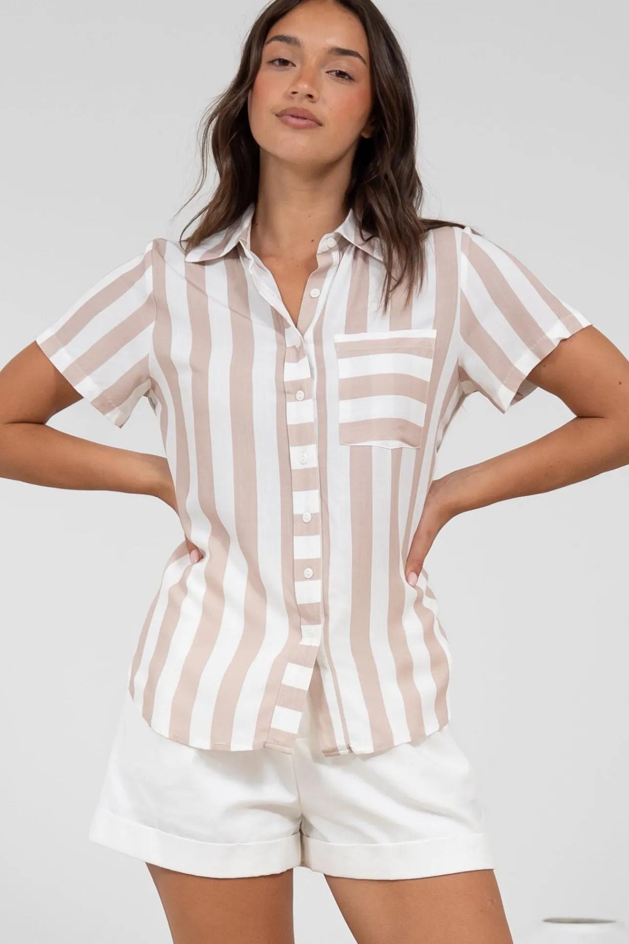 Wynn Shirt - Collared Button Down with Pocket in Gaubi Print Beige>Salty Crush Best