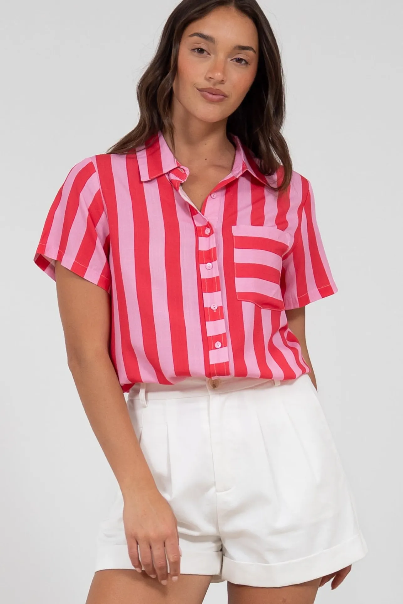 Wynn Shirt - Collared Button Down with Pocket in Gaubi Print Pink>Salty Crush Hot