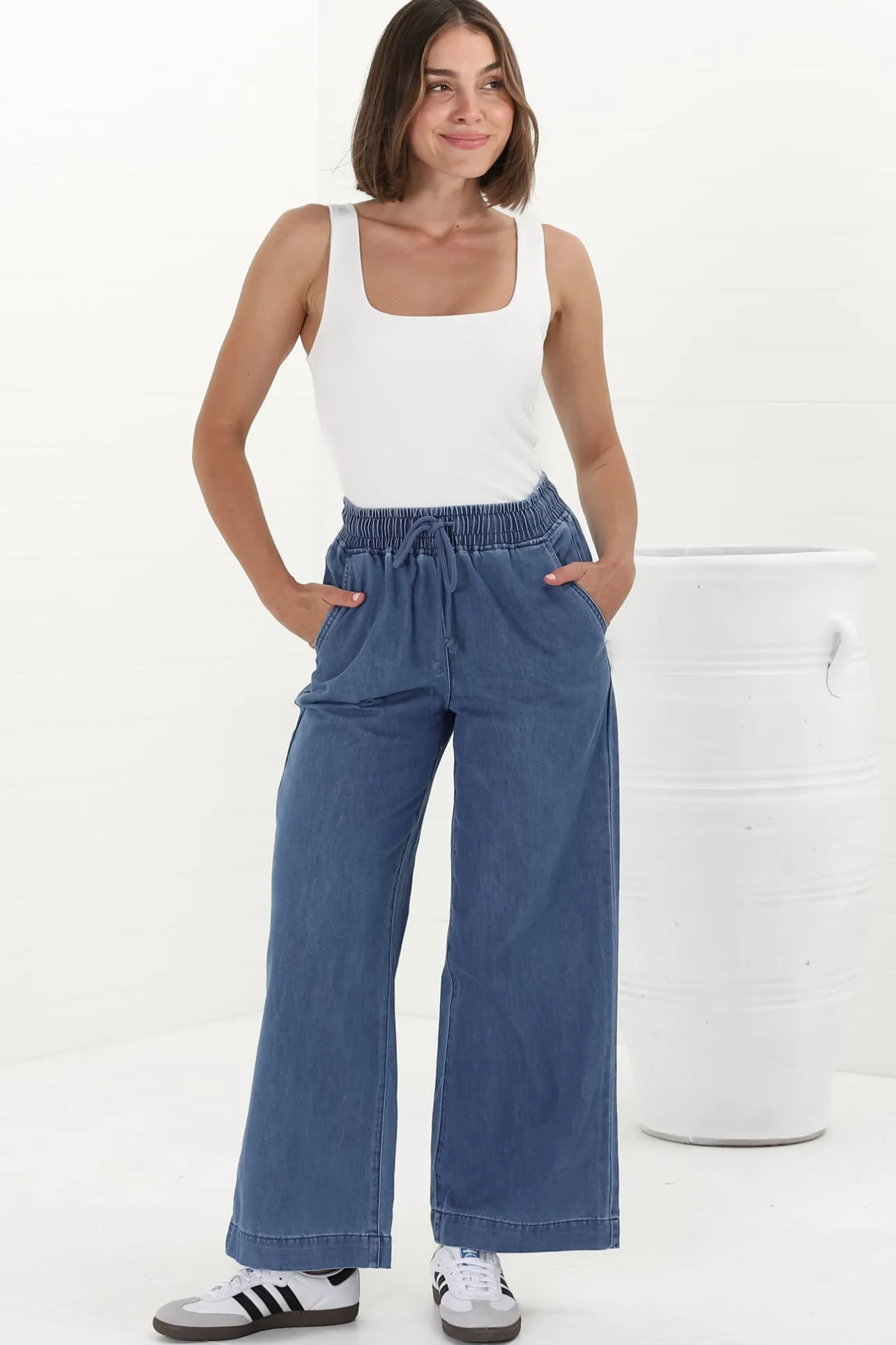 Zeke Jeans - Elasticated Waist Wide Leg Jeans in Medium Wash Denim>Salty Crush New