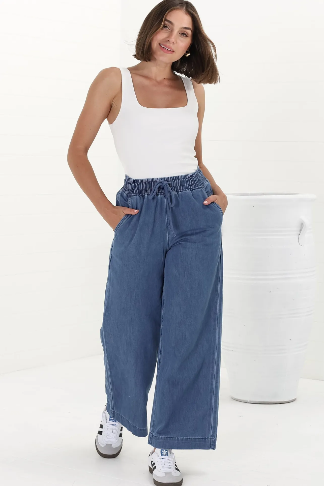 Zeke Jeans - Elasticated Waist Wide Leg Jeans in Medium Wash Denim>Salty Crush New