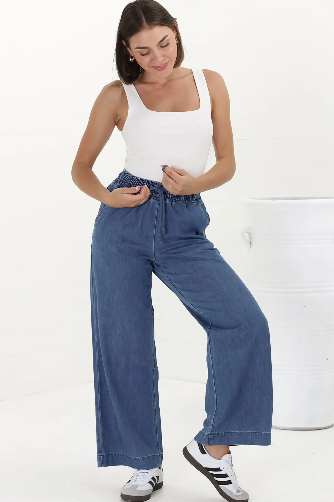 Zeke Jeans - Elasticated Waist Wide Leg Jeans in Medium Wash Denim>Salty Crush New