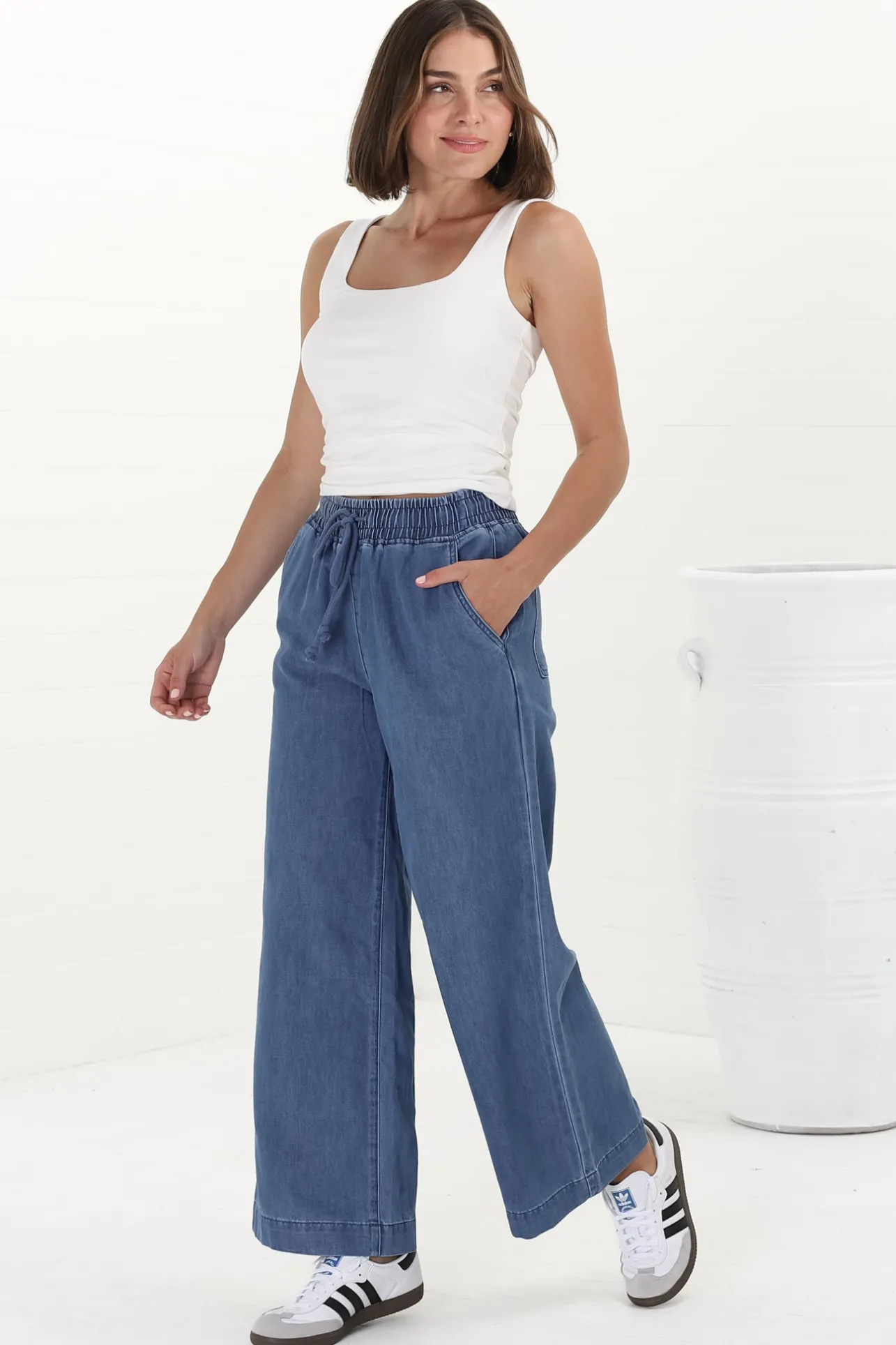 Zeke Jeans - Elasticated Waist Wide Leg Jeans in Medium Wash Denim>Salty Crush New
